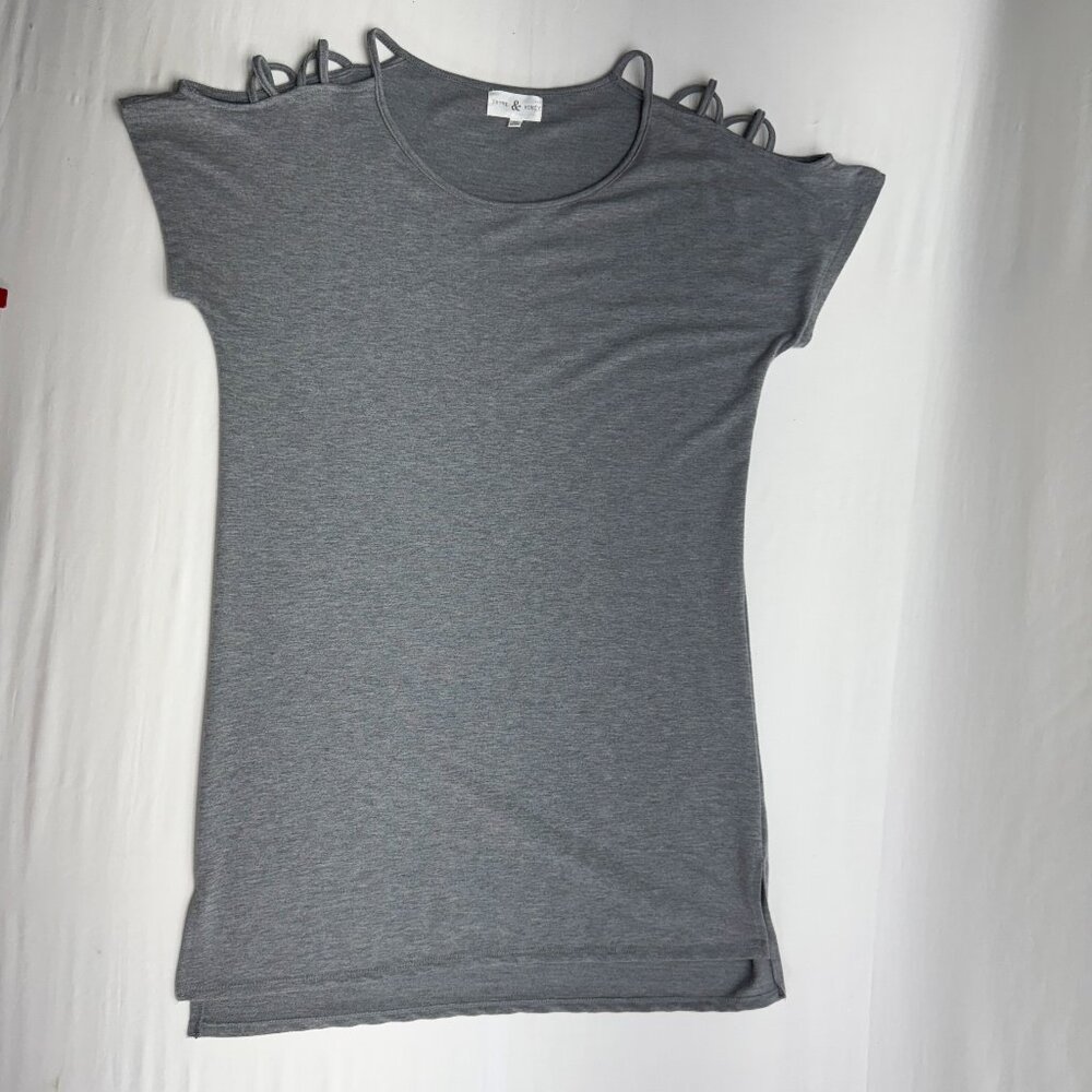 Thyme & Honey Womens Sexy Shoulder Top